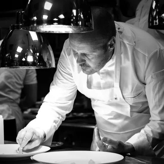 Portrait von Mickael Viljanen, Gastkoch im März 2026