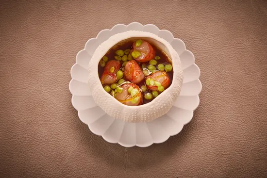 Teller mit Gerichten, Chawanmushi – Rote Garnele – Krabben Bouillon