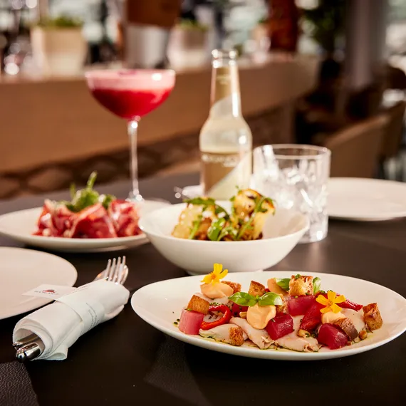 Bar Food Gerichte mit Drinks